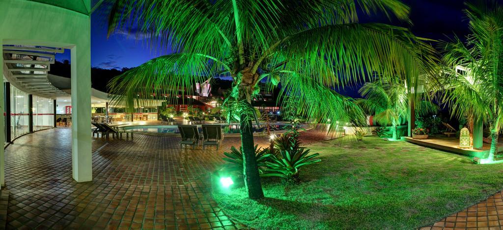 Hotel Boutique Frangipani Brotas Luaran gambar Landscape lighting